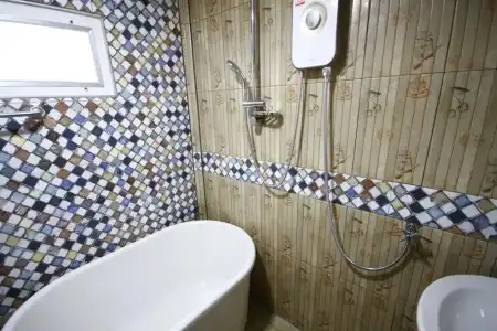 Apinya Resort Bangsarey - 9