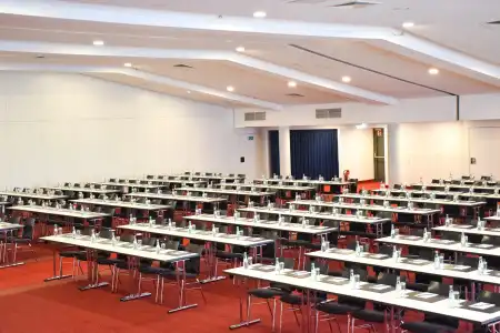 Radisson Blu Park & Conference Centre - 12