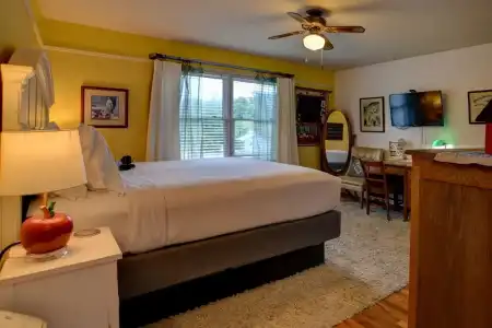 Blue Mountain Mist Country Inn & Spa - 75