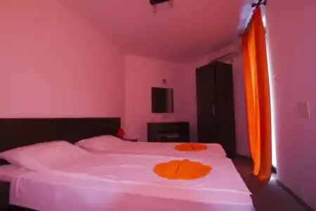 Salena Plaza - 12