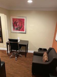 Convention Center Inn & Suites - 12