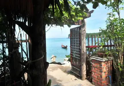 Dee Dee Sea Front - 2