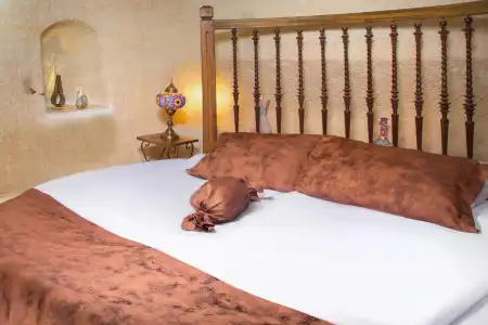 Romantic Cave - 14