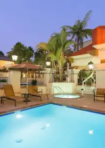 Courtyard by Marriott Old Town - 19