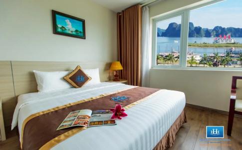 Ha Long Harbour - 7