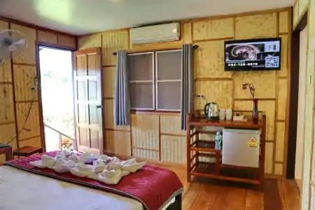 TP Hut Bungalows - 46
