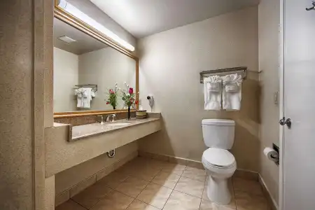 Best Western Surf City - 7