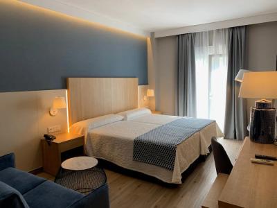 Puerta del Mar - Adults Recommended - 36