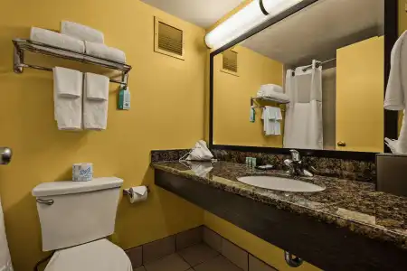 Best Western The Plaza Honolulu Airport - Free Breakfast - 9