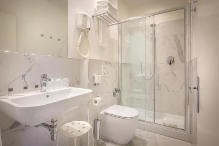 Ungherese Small Luxury - 64