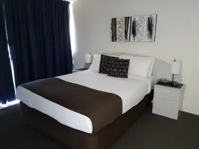 Baronnet Apartments - 33
