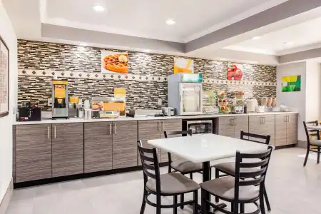 Quality Inn & Suites - 20