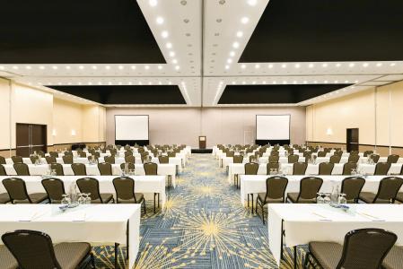Hilton Garden Inn Fargo - 41