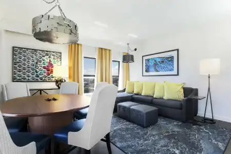 Hampton Inn & Suites Austin Downtown - 97