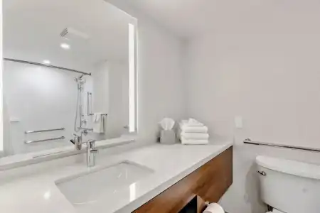 Holiday Inn & Suites Ottawa Kanata by IHG - 89