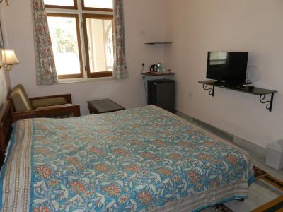 Arya Niwas - 136