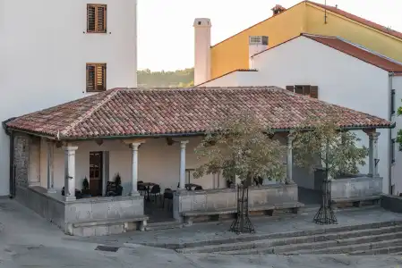 La Loggia Diffused - 11