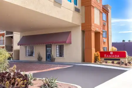 3 Bedroom Community House - 0