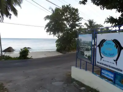 Divers Lodge Guest House - 13