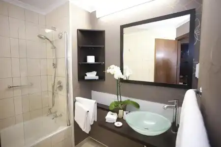Distinction Coachman, Palmerston North - 42