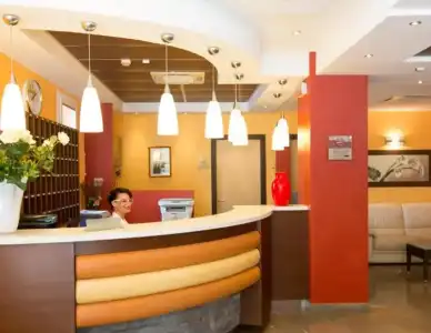 ApartSheila - 1