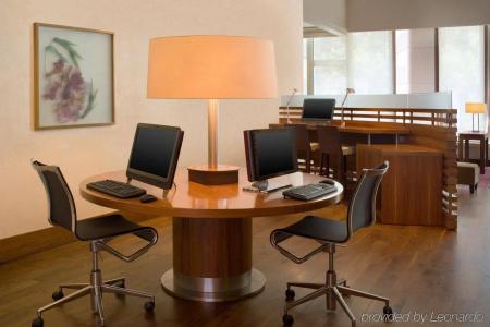 Sheraton Grand Warsaw - 13