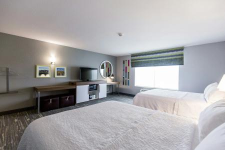 Hampton Inn Bismarck - 34