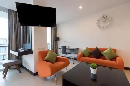 J Pattaya - 140