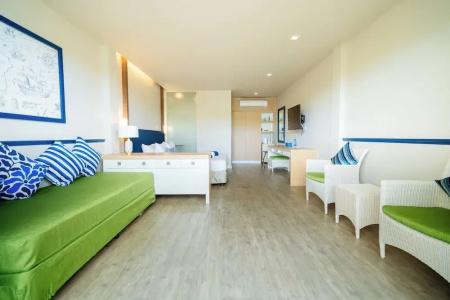 Phuket Boat Quay Panwa Beach - 133