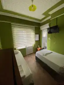 Gold Coast Hostel - 5