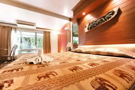 Royal Ivory Sukhumvit Nana - 86