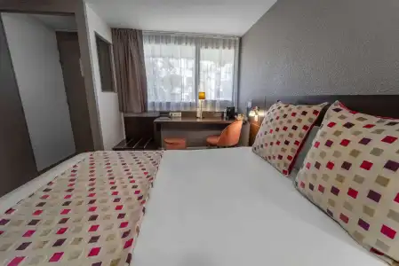 Sure by Best Western Biarritz Aeroport - 1