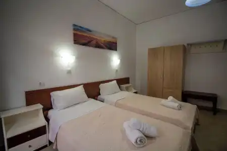 Harrys bar & apartments - 25