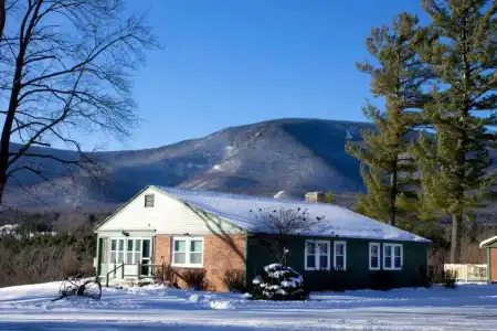 Wilburton Inn - 208
