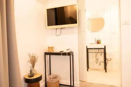 Oon Poshtel - 60