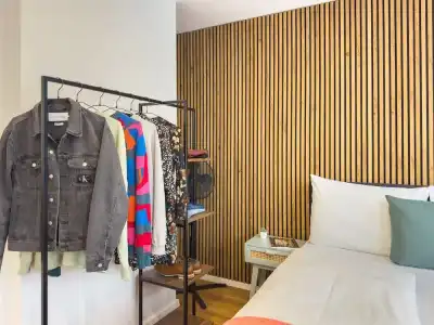Melter & Apartments - a Neighborhood - 109
