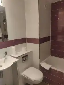 Hôtel Kyriad Paris 10 — Canal Saint Martin-République - 36