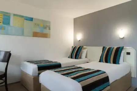 Sure by Best Western Biarritz Aeroport - 68