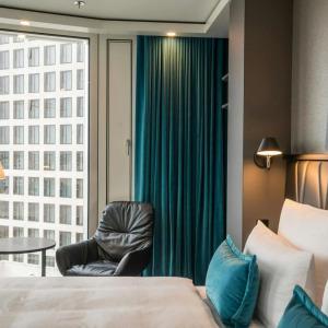 Motel One Berlin - Upper West - 24