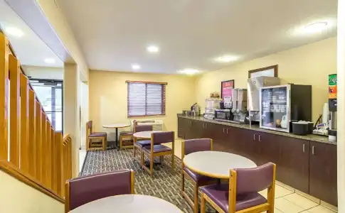Americas Best Value Inn Fargo - 19