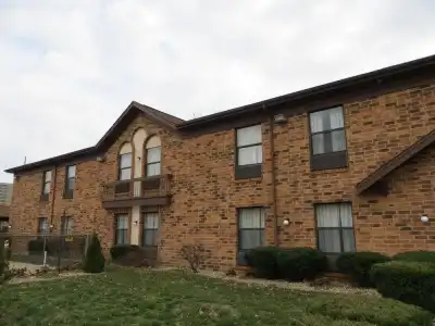 Homestyle Inn & Suites - 24