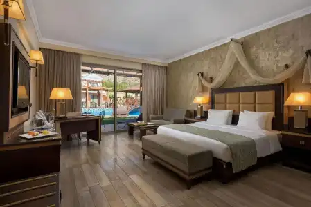 La Marquise Luxury Resort Complex - 2