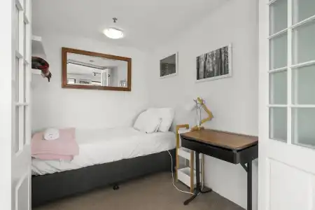 Gemini Court Holiday Apartments - 242