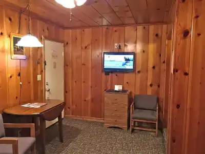 Park Motel and Cabins - 184