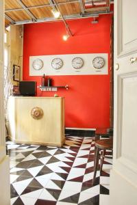 Two Pillows Boutique Hostel - 33