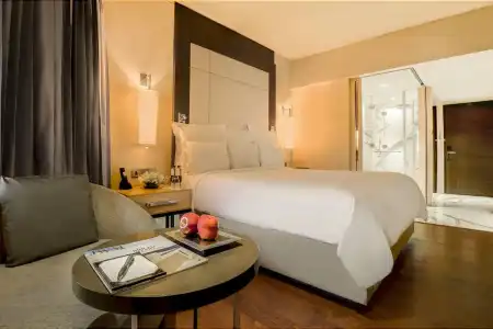 JW Marriott Mumbai Juhu - 6