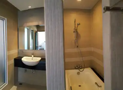 April Suites - 9