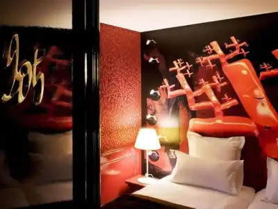 Hôtel du Petit Moulin, Haute Couture by Lacroix - 103