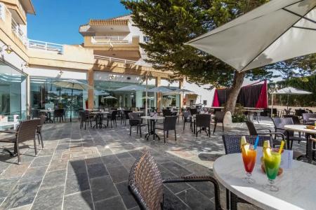 Illot Suites & Spa - 20