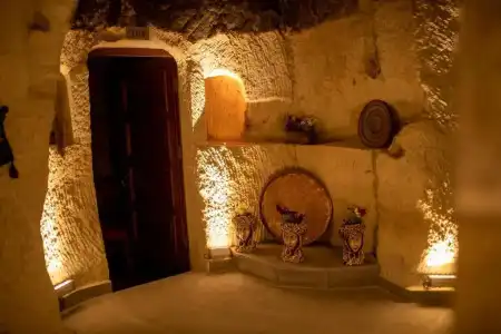 Pome Granate Cave - 81